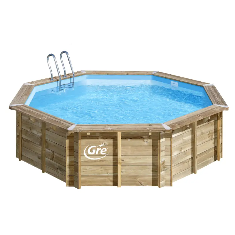 Piscine bois octogonale Gré Woodfirst Original Ø 5,00, vue de trois quarts